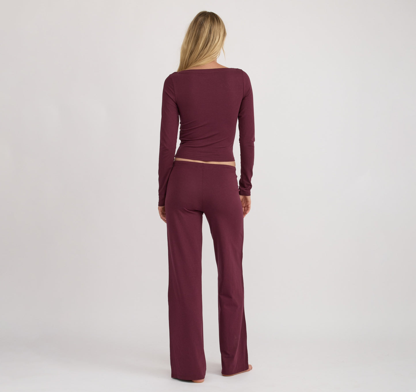 Everyday Scoop Neck Long Sleeve Tee